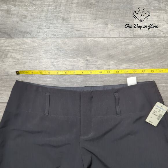 Studio Y Flat Front Shorts Size 7/8 - Picture 3 of 7